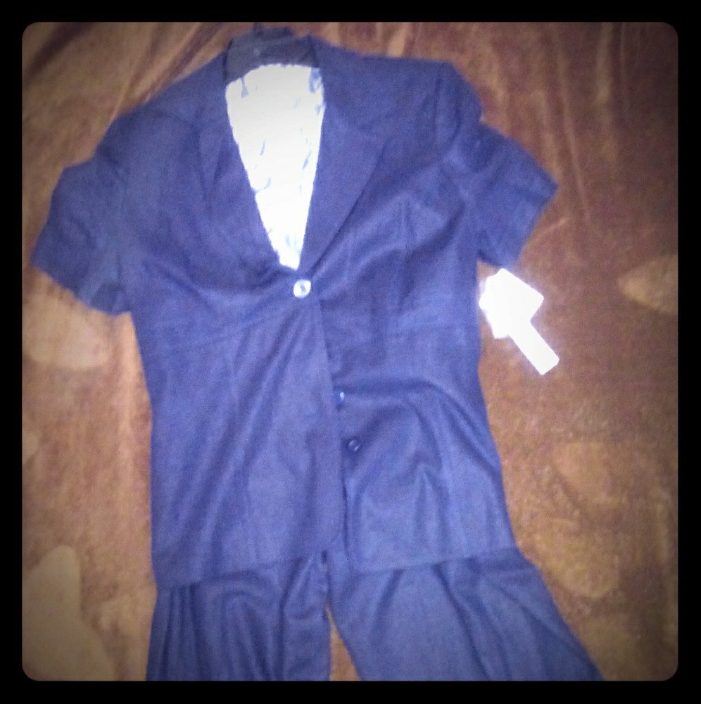 Emily 2 pieces suit.